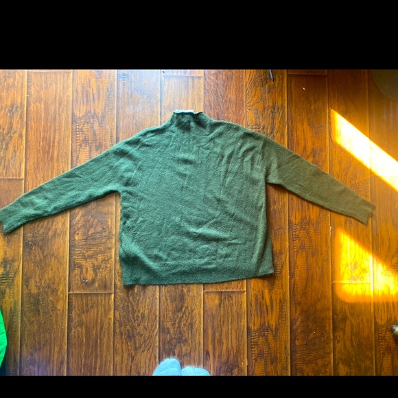 MinkPink Sweater - Picture 3 of 3